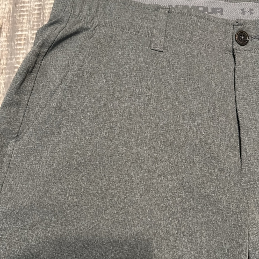 Under Armour Gray Athletic Shorts with Elastic Waistband-size 34 - Picture 7 of 9